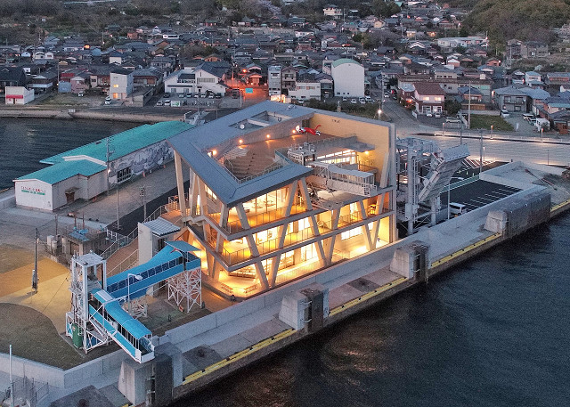 さかてらす外観画像3