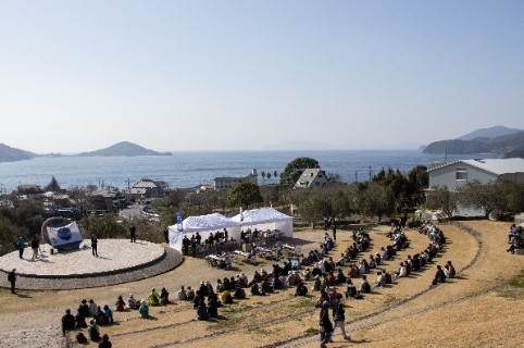 オリーブ公園でのONSEN・ガストロノミーウォーキング開催風景
