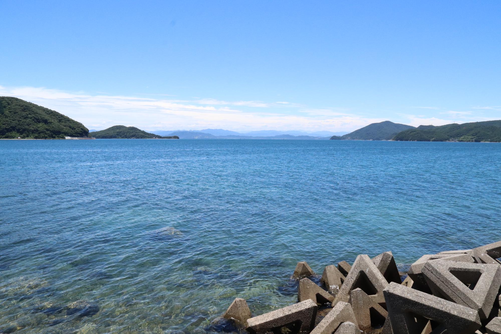 小豆島から眺めた瀬戸内海の写真