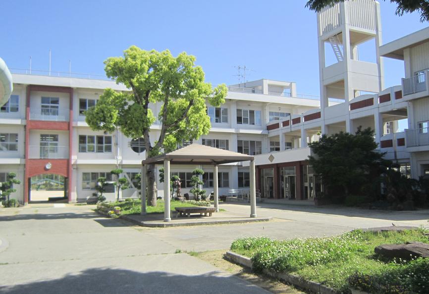 池田小学校の外観