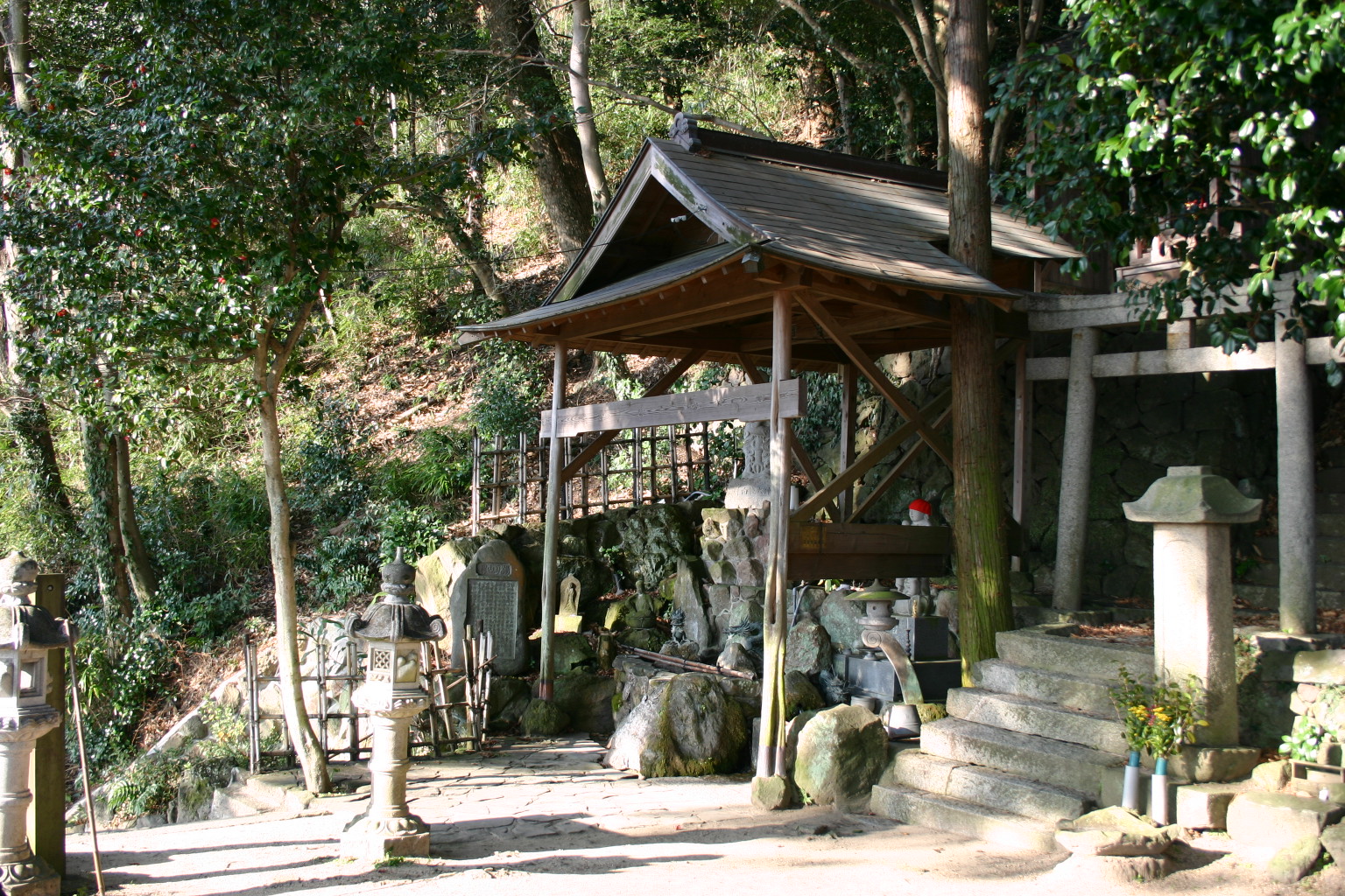 湯船山にある湯船の水くみ場の写真