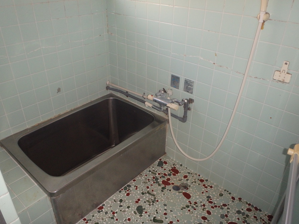 House in Shodoshima, Kagawa: Bathroom