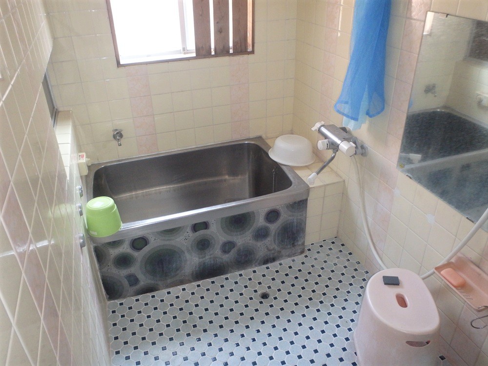 House in Shodoshima, Kagawa: Bathroom
