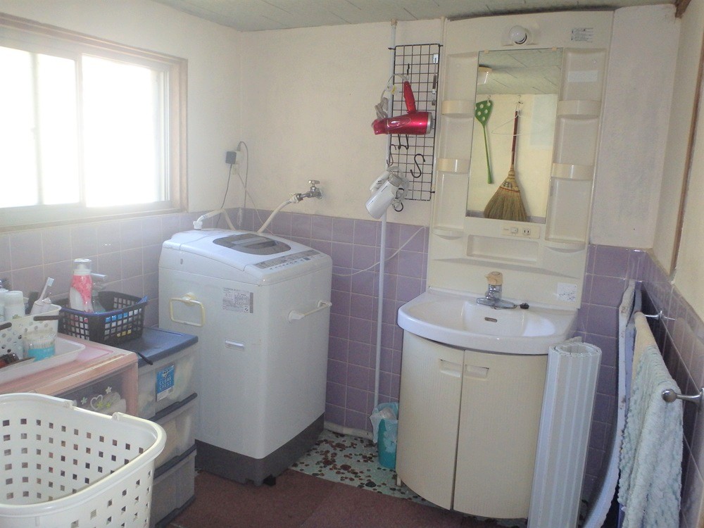 House in Shodoshima, Kagawa: Washroom
