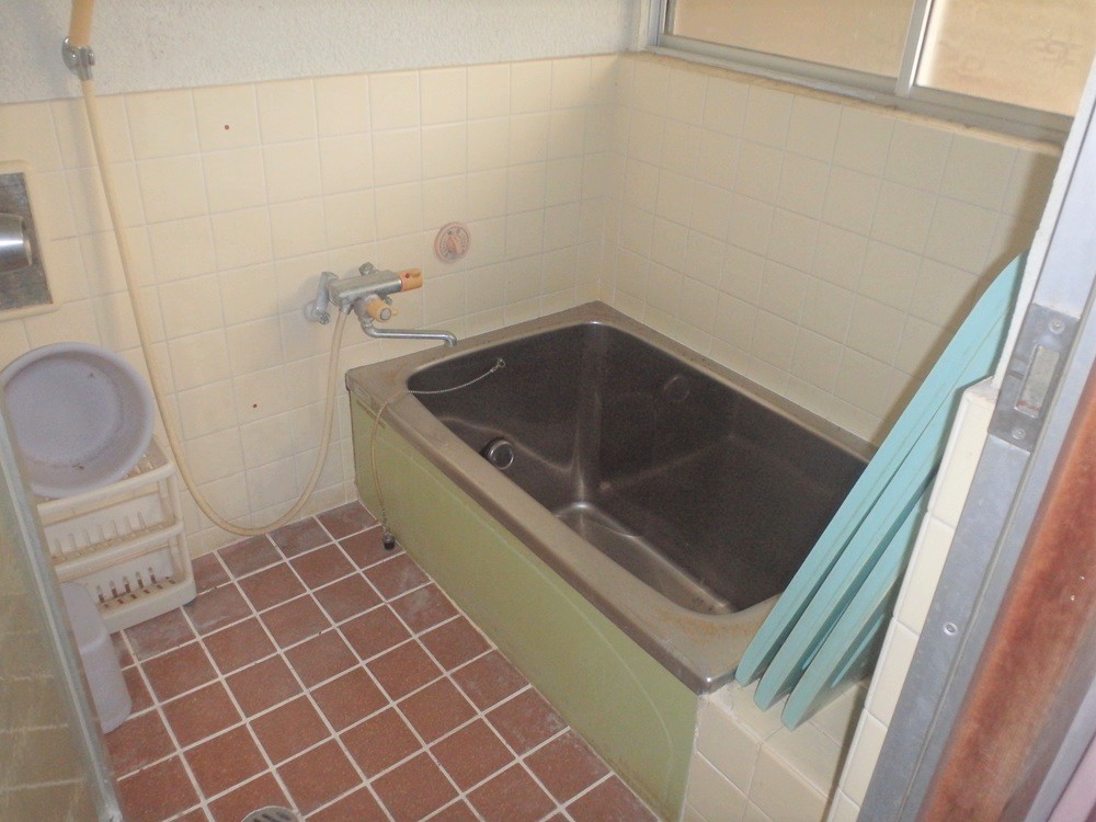House in Shodoshima, Kagawa: Bathroom