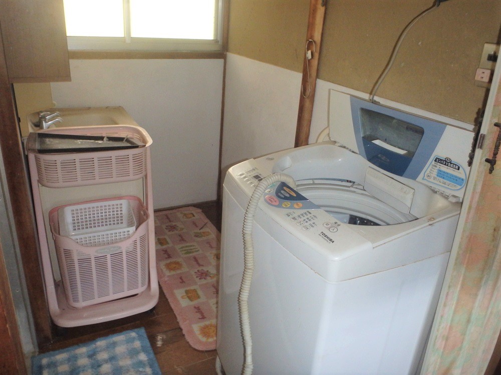 House in Shodoshima, Kagawa: Washroom